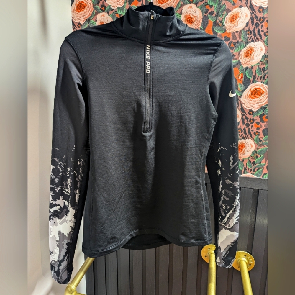 Nike Pro Hyperwarm Women's Half Zip Top - Medium